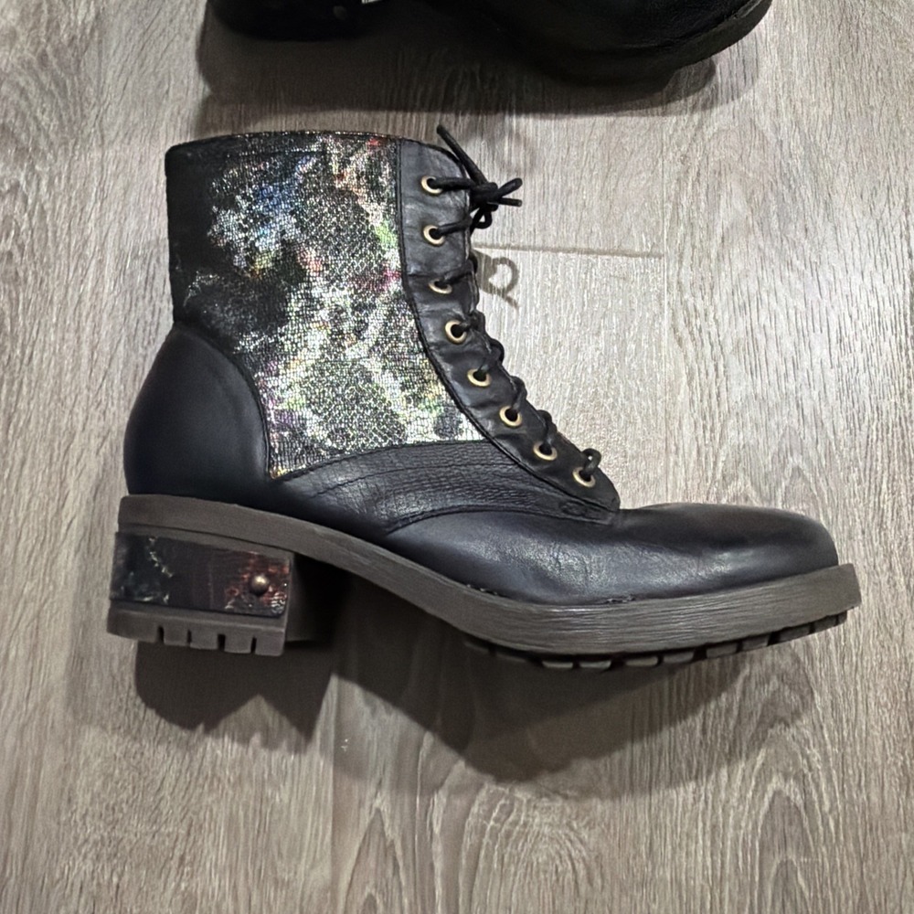 L'Artiste by Spring Step Marty Met Hand Painted Metallic Floral Ankle Boots...‎